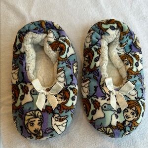 Frozen Kids One Piece Slippers - Blue and White